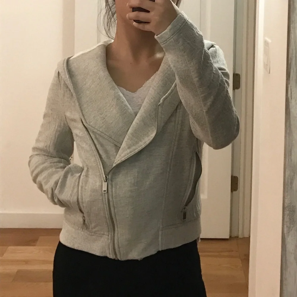 ✨Zara light grey jacket with hoodie✨ - Picture 3 of 3